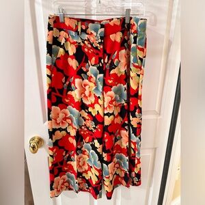 EUC Loft floral cropped wide leg pant size 4